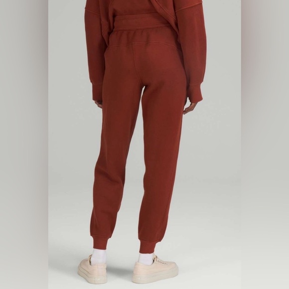 Lululemon Scuba High-Rise Jogger - Picture 10 of 13